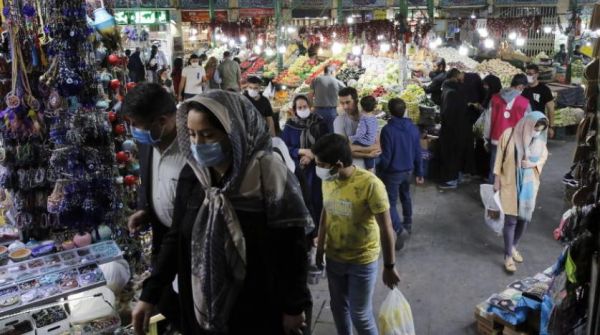 إيران تشهد "بحرا هائجا بعاصفة كورونا"