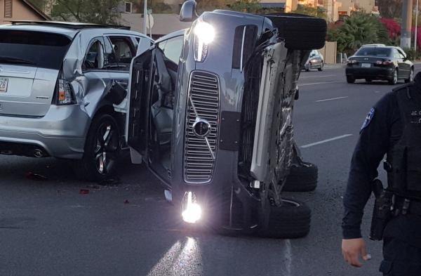 حادث سير بولاية أريزونا الأمريكية يودي بحياة 9 مواطنين