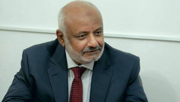 صرف رواتب موظفي الدولة في عدد من مناطق الساحل الغربي المحررة