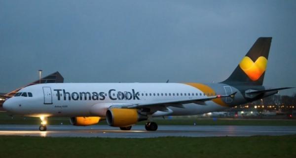 عشرات الآلاف عالقين في الخارج سبب انهيار شركة السياحة البريطانية 