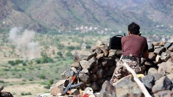 مقتل وإصابة ثلاثة  عناصر حوثية بنيران الجيش غرب تعز