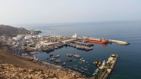 إسقاط مسيرة حوثية حاولت استهداف ميناء المكلا