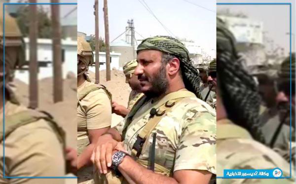 «فيديو» - قائد المقاومة الوطنية العميد طارق صالح يظهر في مقدمة القوات داخل مدينة الحديدة