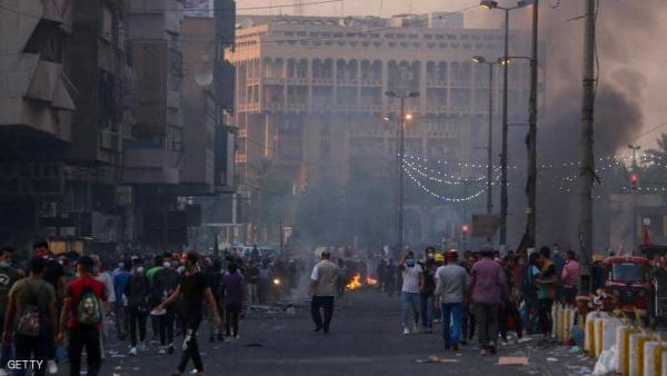 السلطات العرافية ومليشيات مسلحة تواصل قمع المتظاهرين في بغداد