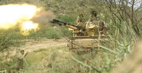 مصرع قيادي حوثي بارز غرب تعز والمليشيا تقصف قرى الضباب 