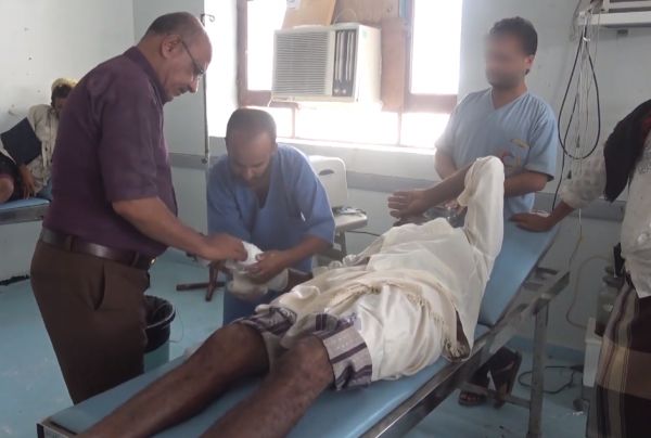 فيديو| إصابة مزارع برصاصة حوثية في بيت الفقيه جنوب الحديدة