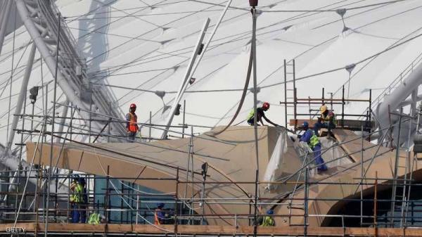 قصص معاناة في قطر على لسان "عمّال المونديال"