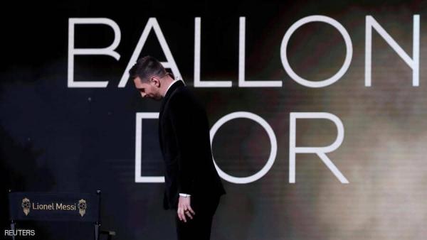 ميسي يفض النزاع مع رونالدو بحصد الكرة الذهبية السادسة