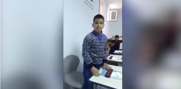 طفل "عبقري" يدهش مدرسته