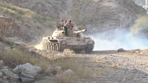 ارتفاع وتيرة المواجهات في مقبنة تعز والمليشيا تعاود قصف المنازل