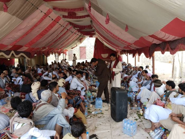 ناطق المقاومة الوطنية العميد دويد يلتقي مشايخ  قبيلة جهم ومقاومة بني جبر في مأرب
