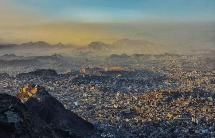 أمنية تعز تناقش الأوضاع العسكرية والأمنية بالمحافظة