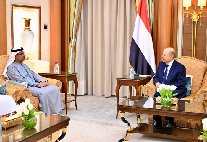 رئيس مجلس القيادة الرئاسي يستقبل سفير دولة الإمارات العربية المتحدة