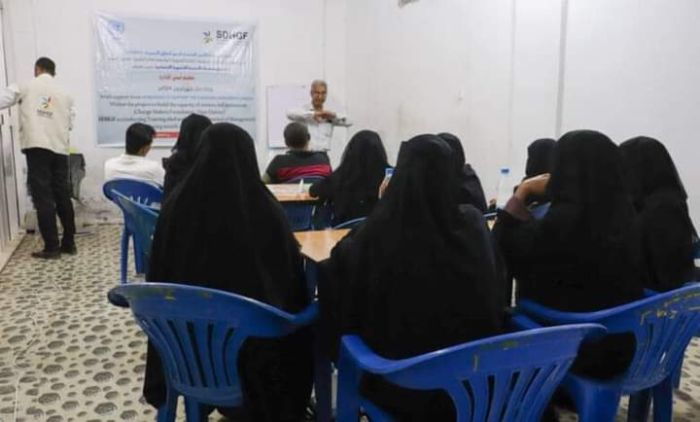 مؤسسة بنات الحديدة تدشن دورة تدريبية في حيس