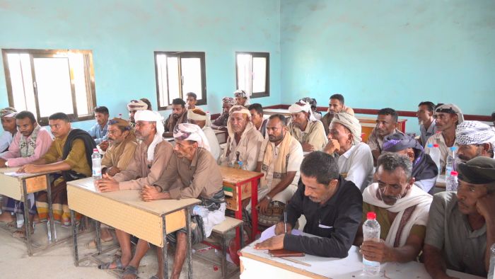 أمن الساحل يعقد لقاء توعويًا موسعًا مع العقال بريف المخا