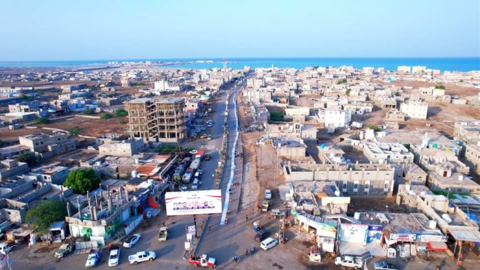 فيديو| تفاعلًا مع يوم الشهيد.. المخا تقرأ الفاتحة على أرواح شهداء الجمهورية