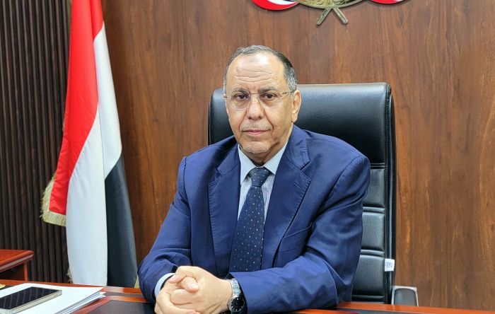 وزير الصناعة يلوح بإجراءات صارمة بحق التجار المتلاعبين بالأسعار