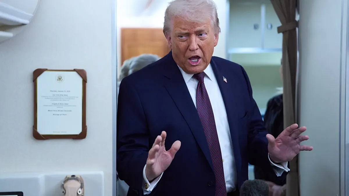 ترامب يؤكد إرسال سفن عسكرية أمريكية إلى إيران