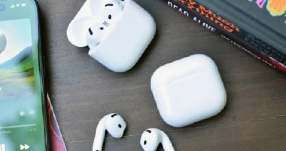 دليلك السريع لربط سماعات AirPods بأي هاتف (آيفون أو أندرويد)