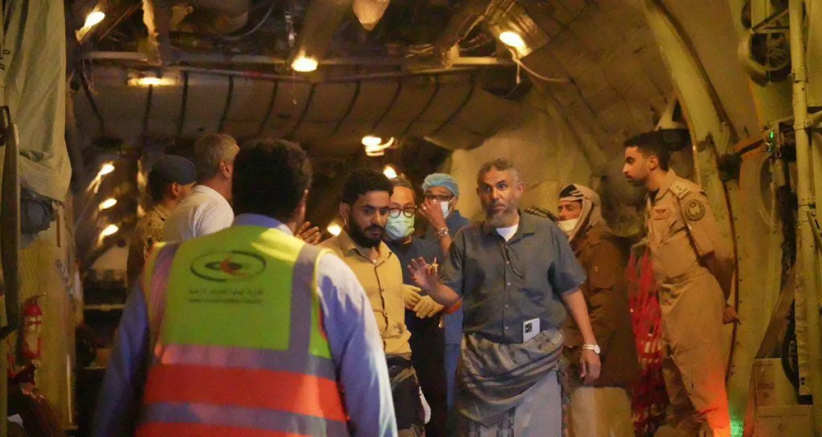 طائرة إخلاء سعودية تنقل جرحى الهجوم على موكب حمدي شكري إلى المملكة