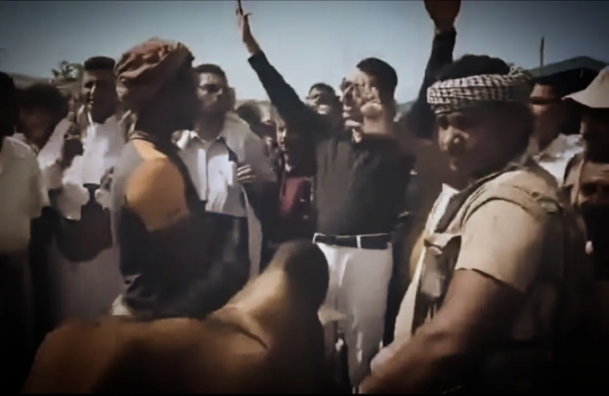 الحوثيون يمارسون ضغوطًا على أسرة الطفل "بائع السمك" بعد تعرضه للطعن من أحد عناصرها بالحديدة