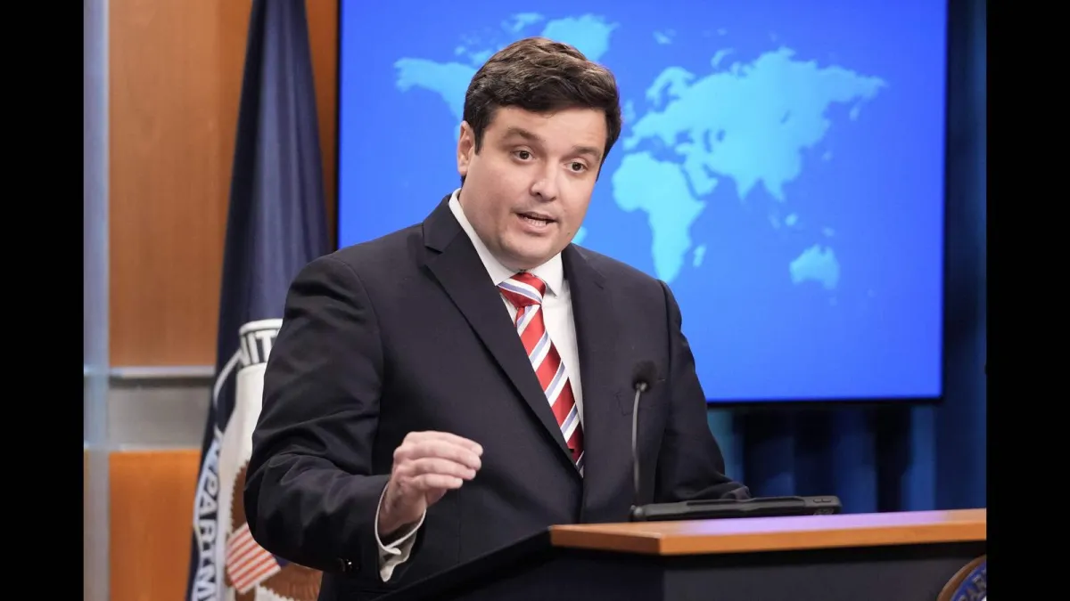 الخارجية الأمريكية: نلاحق جهات خبيثة تجمع الأموال وتورد السلاح للحوثيين