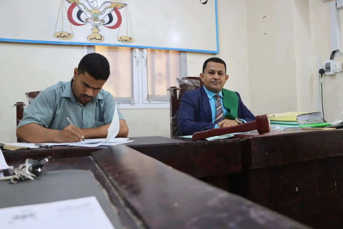 الحديدة.. محكمة الخوخة الابتدائية تصدر أحكامًا في قضيتَي خطف مولودة وانتهاك مسكن