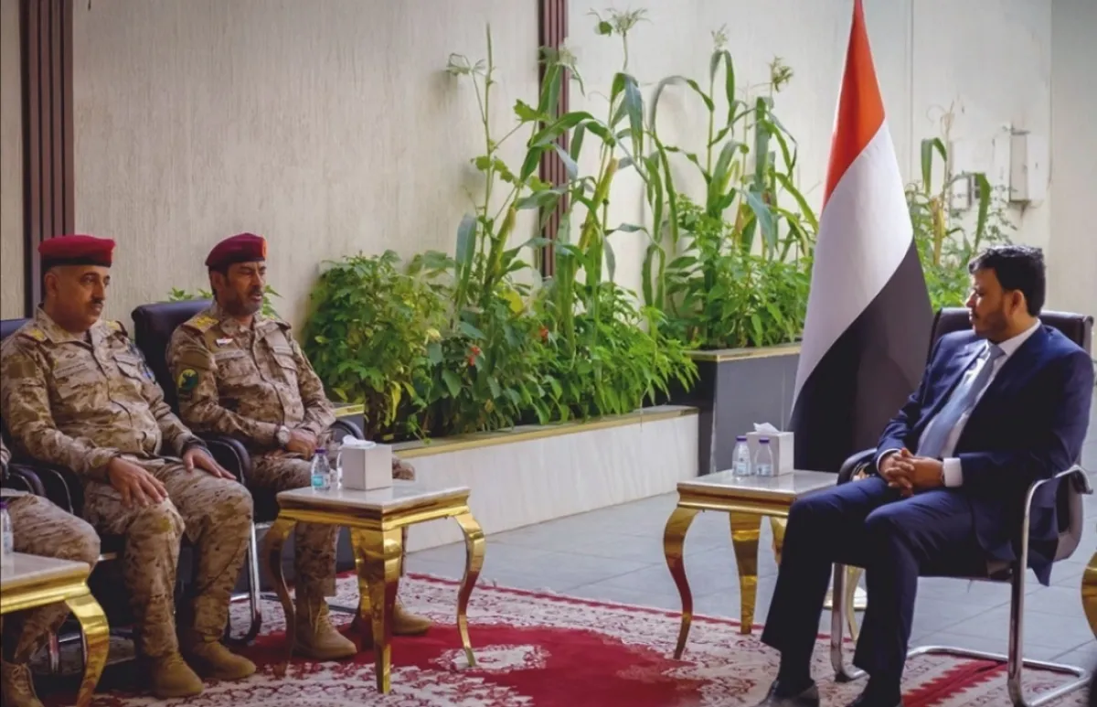 العليمي: المعركة مع الحوثيين مصيرية وتتطلب أعلى درجات الجاهزية وتوحيد القرار