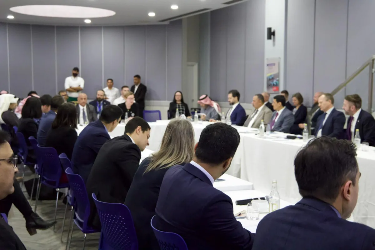 إشادة بجهود طارق صالح.. اجتماع "شراكة الأمن البحري اليمني"