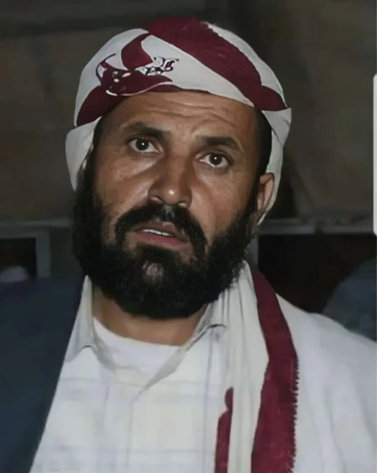 بعد عام من التعذيب الوحشي .. الحوثيون يطلقون سراح مختطف من آل مسعود مشلولًا