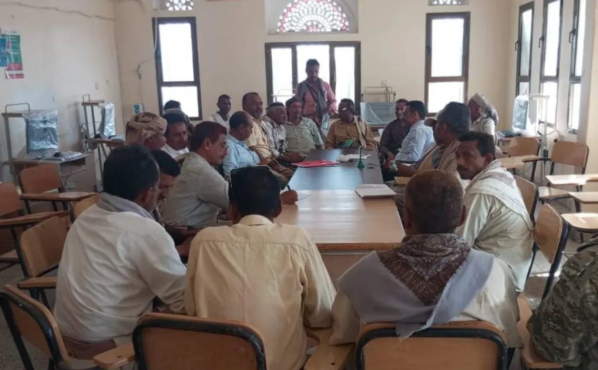 تعز.. تنفيذي موزع يناقش الخطة التنموية للعام 2026