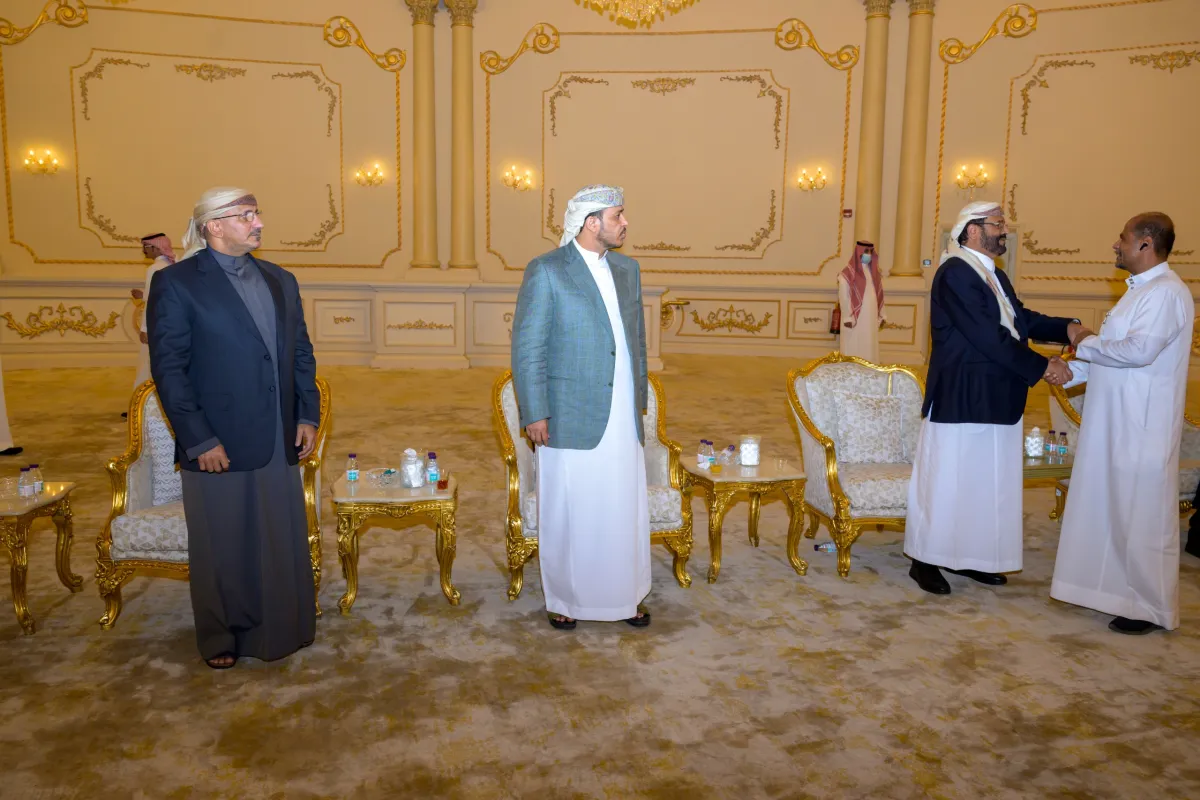 فيديو| طارق صالح يقدم واجب العزاء في وفاة اللواء عبدالرقيب الصبيحي