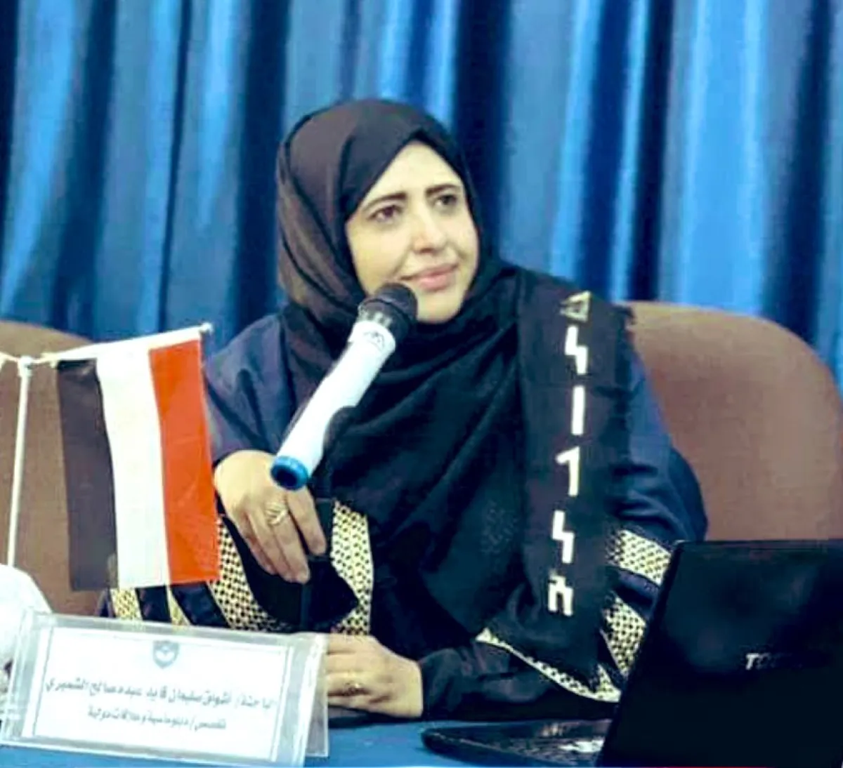 مصادر حقوقية: مليشيا الحوثي تواصل اختطاف الأكاديمية أشواق الشميري في سجونها السرية بصنعاء