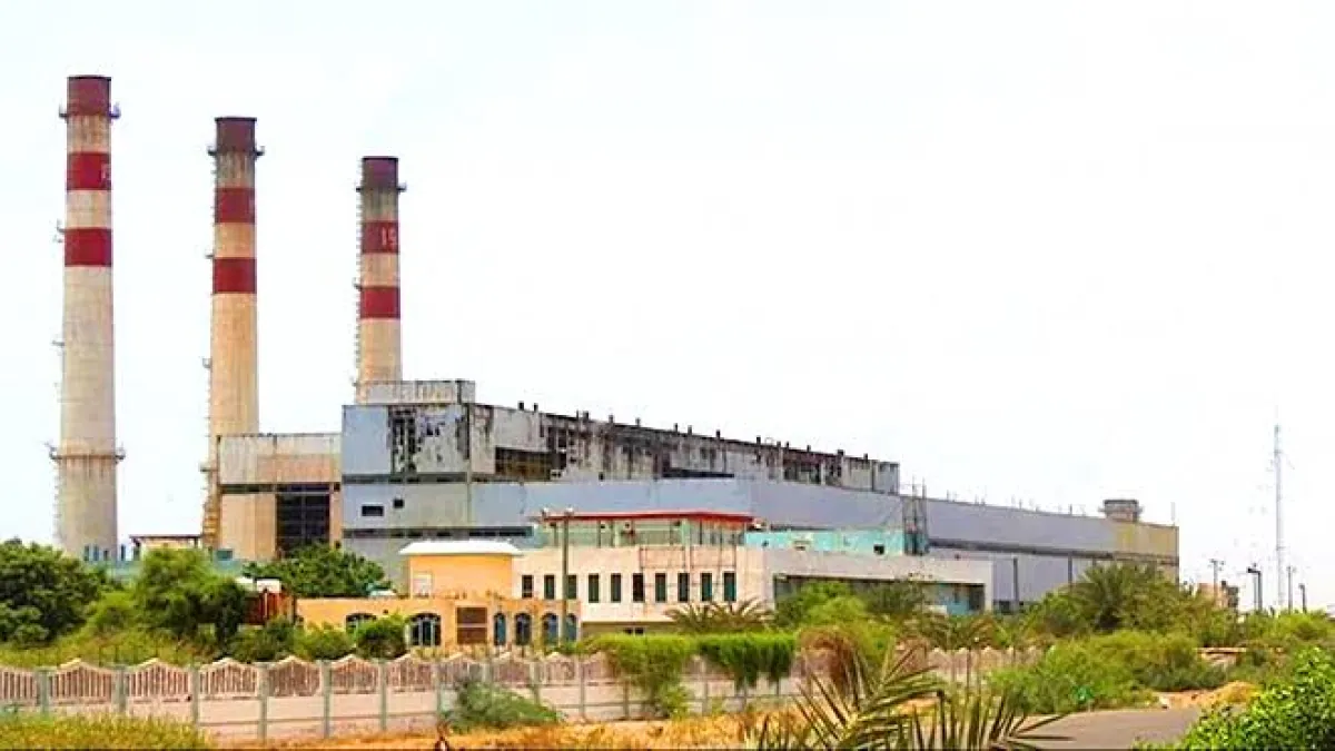 كهرباء عدن تواصل إزالة الربط العشوائي لتخفيف الضغط على الشبكة