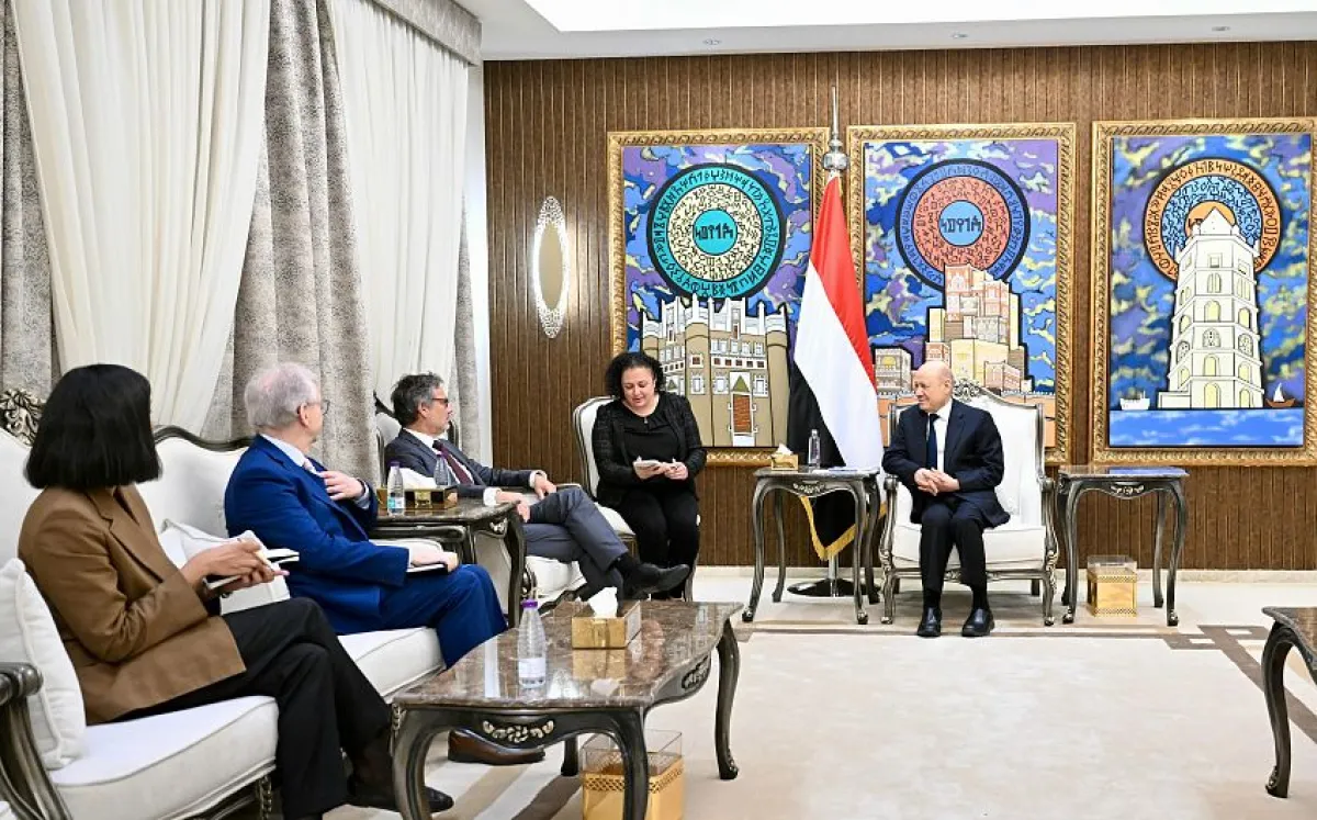 رئيس مجلس القيادة: نجاح مسار السلام يتطلب امتلاك خيار القوة