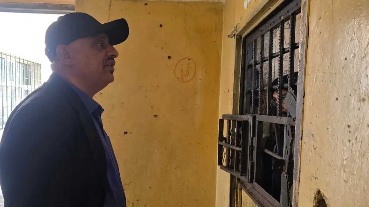 تعز.. لجنة التحقيق تزور 43 محتجزًا في مركز الاحتجاز بالشمايتين