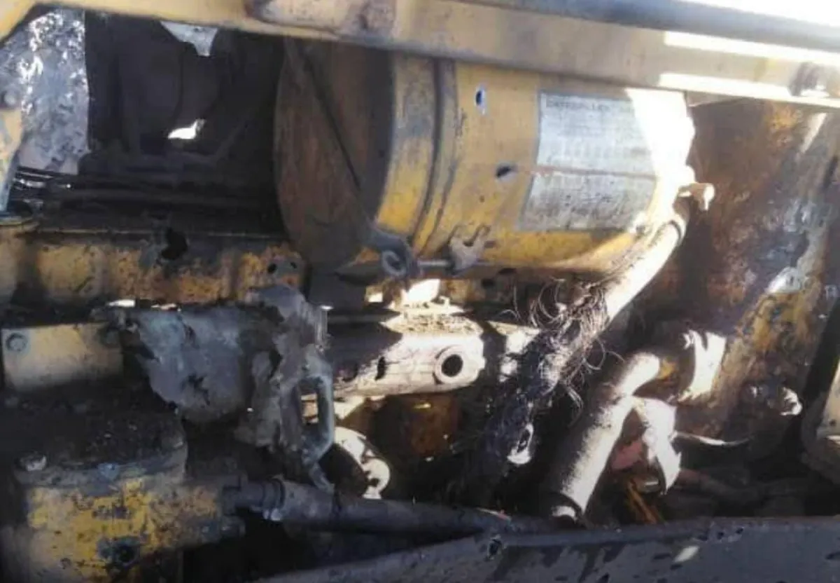 مليشيا الحوثي تستهدف بمسيّرة معدة لشق طريق حيوي جنوبي تعز