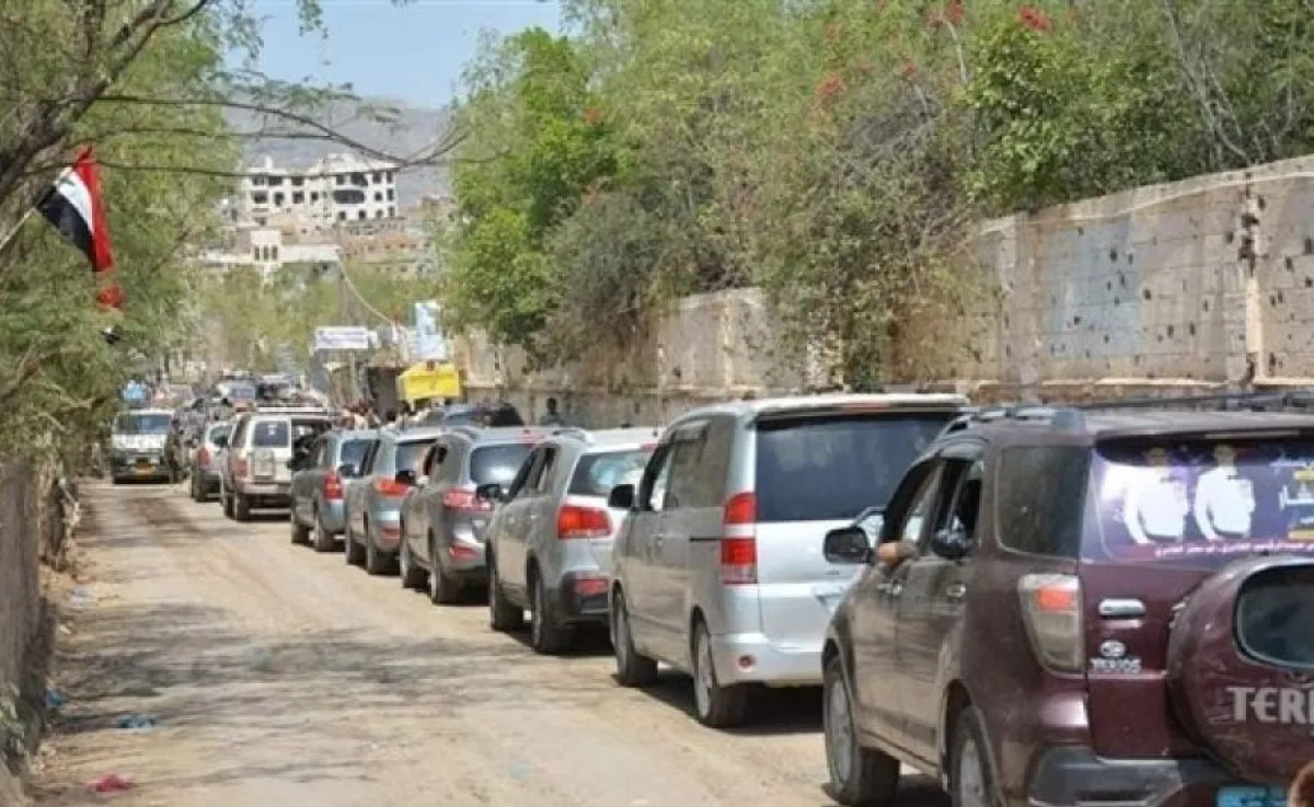 محور تعز يعلن فتح المنفذ الشرقي للمدينة على مدار الساعة في رمضان