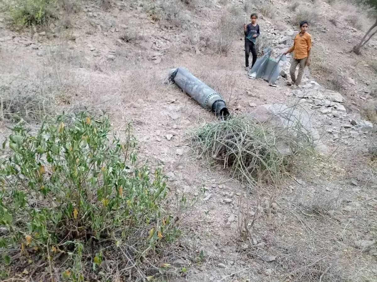 سقوط صاروخ حوثي على منطقة سكنية في وصاب الأسفل بذمار