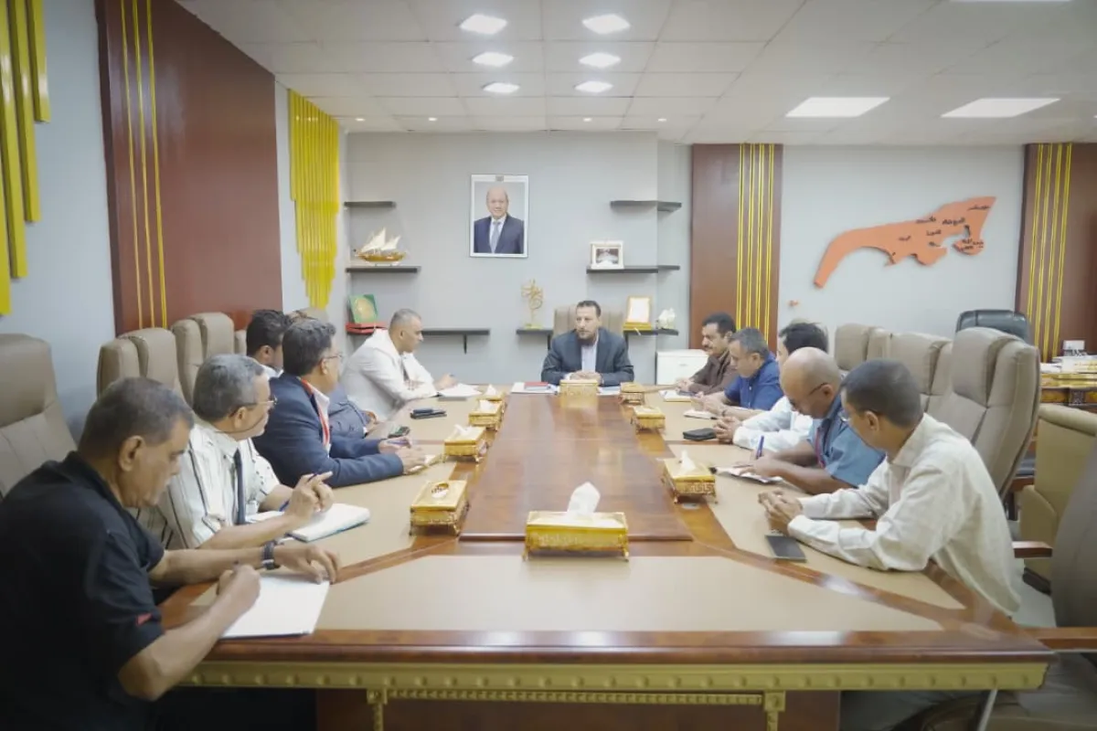 وزير الدولة محافظ عدن يوجه بمعالجات عاجلة لأزمة الغاز