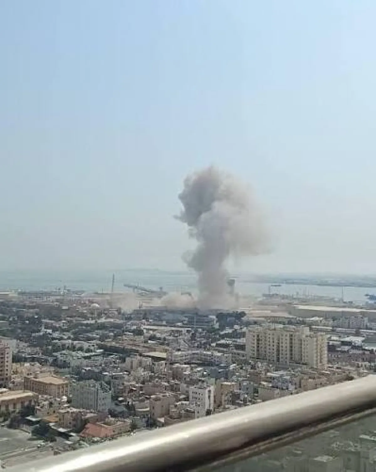 إسقاط صواريخ في الأردن وقطر وهجمات تستهدف البحرين