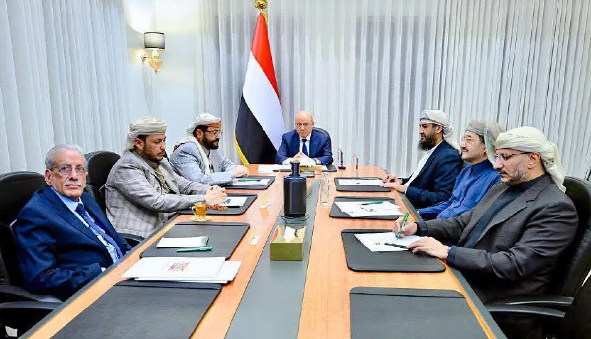 مجلس القيادة يناقش أولويات برنامج الحكومة ويؤكد دعم التنفيذ والإصلاحات