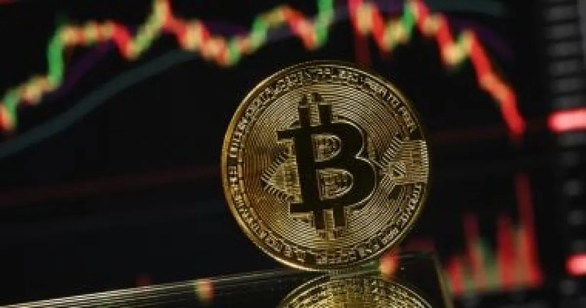 البيتكوين تتجاوز 71 ألف دولار وسط تفاؤل تنظيمي رغم التوترات الجيوسياسية