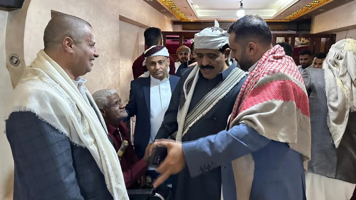 بتكليف من الفريق طارق صالح.. وفد من المقاومة الوطنية والمكتب السياسي يعايد الجرحى في مصر