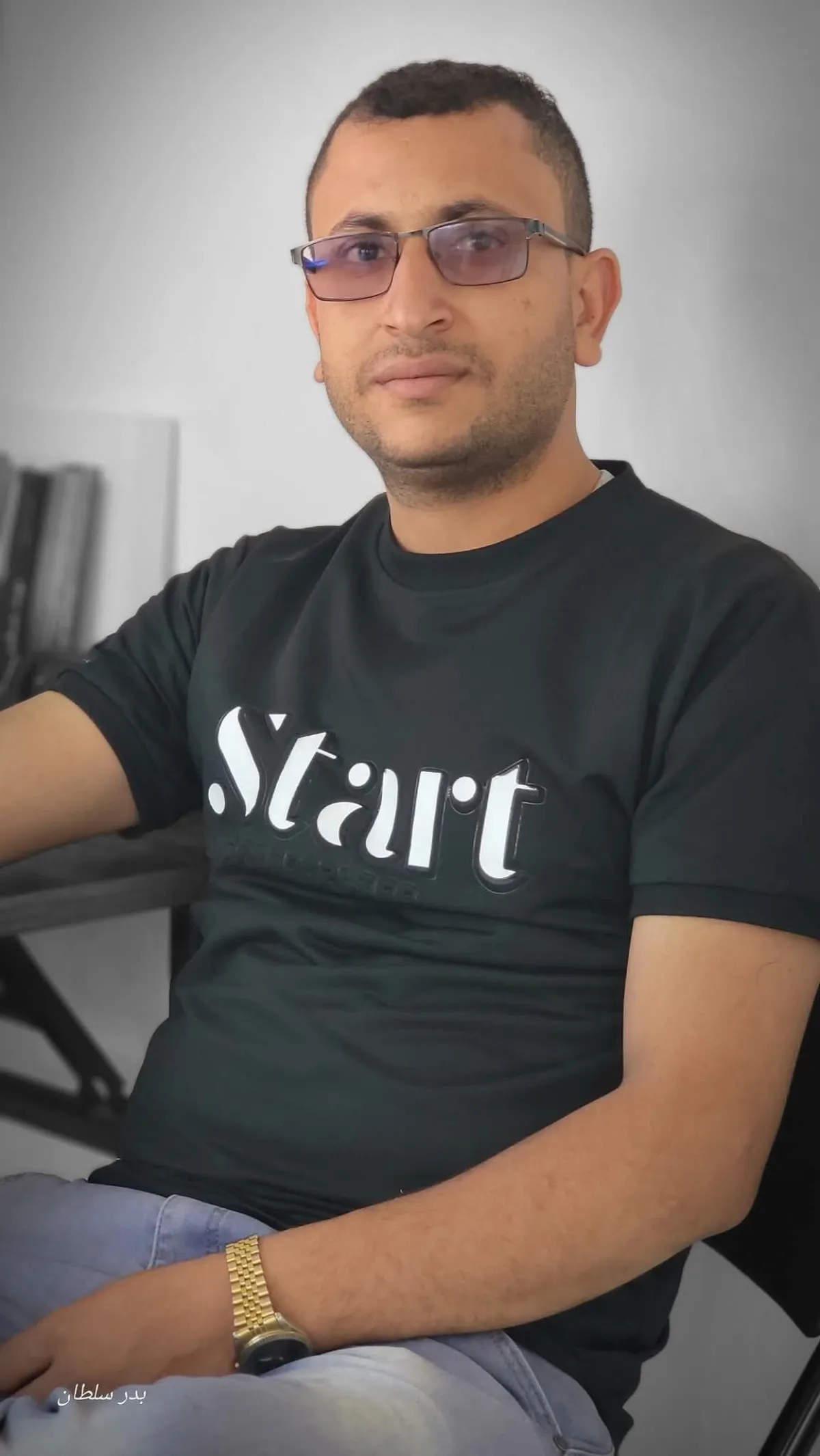 تعز.. صحفي يتعرض لإطلاق نار ويصاب بجروح خطيرة وسط المدينة