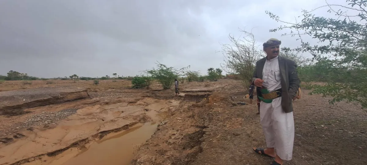 مدير عام ذو باب المندب يتفقد أضرار السيول في المديرية