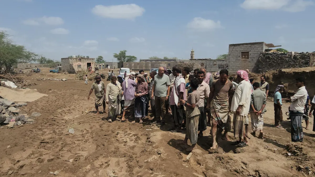 المخا... الخلية الإنسانية تستعد لتوزيع مساعدات إغاثية للمنكوبين في "المشالحة"