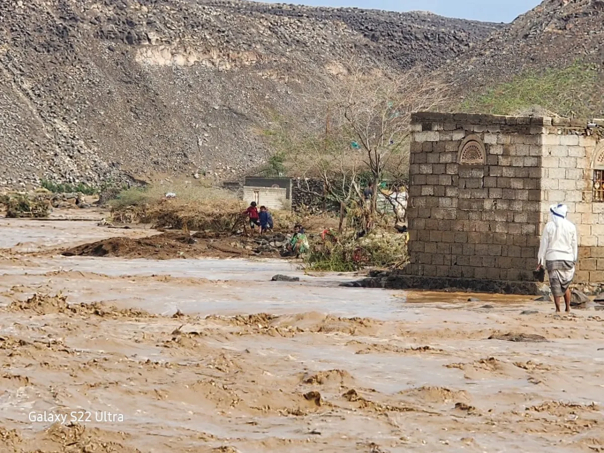 ارتفاع ضحايا السيول في المخا وموزع إلى 21 وفاة بعد العثور على أحد المفقودين