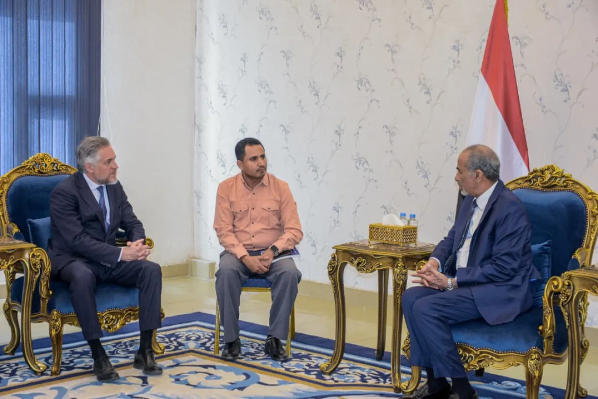 الصبيحي يؤكد خلال استقباله سفير الاتحاد الأوروبي أهمية الحزم الدولي لمواجهة تهديدات الملاحة