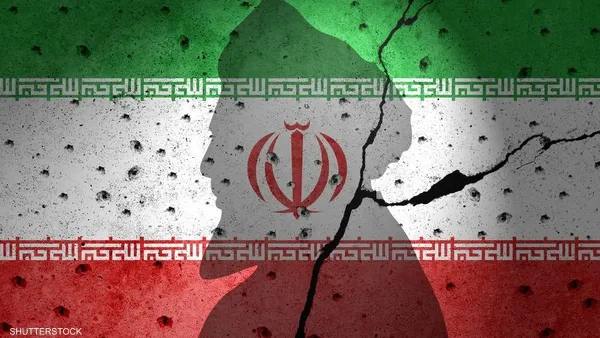 الحرس الثوري يفرض طوقاً على "مجتبى خامنئي" ويعزل الرئيس بزشكيان